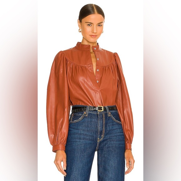 Levi’s button up top (XS) - Picture 2 of 15